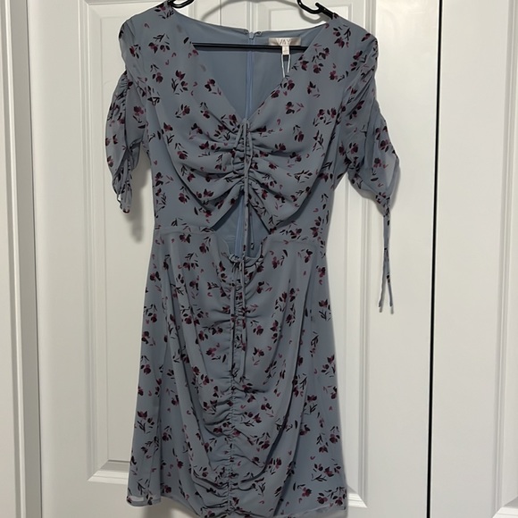 NWT WAYF X Revolve Blue Floral Ruched Mini Dress With Cut Out - Picture 3 of 9